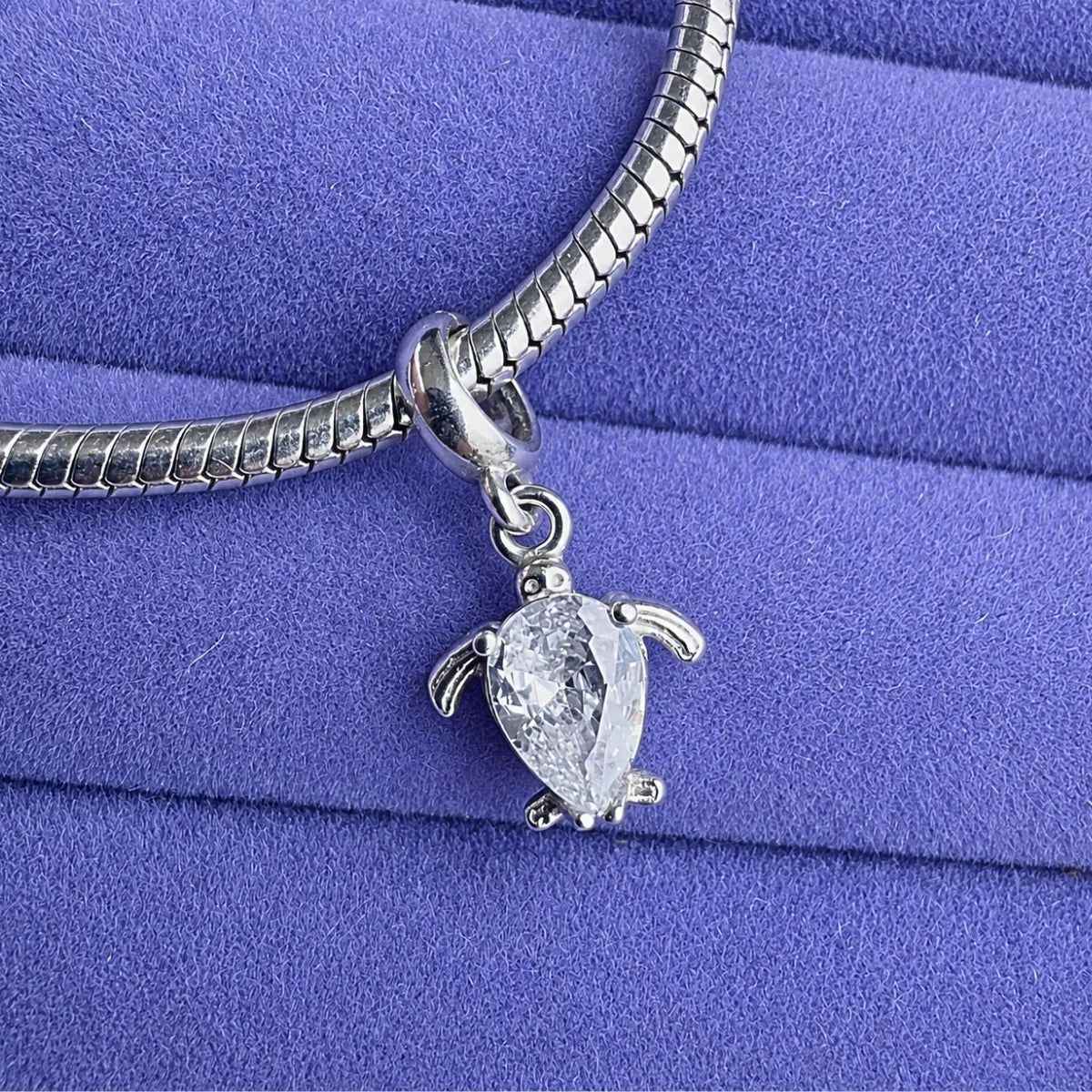 Berloque Pingente Tartaruga com Zircônia Prata 925 Legítima