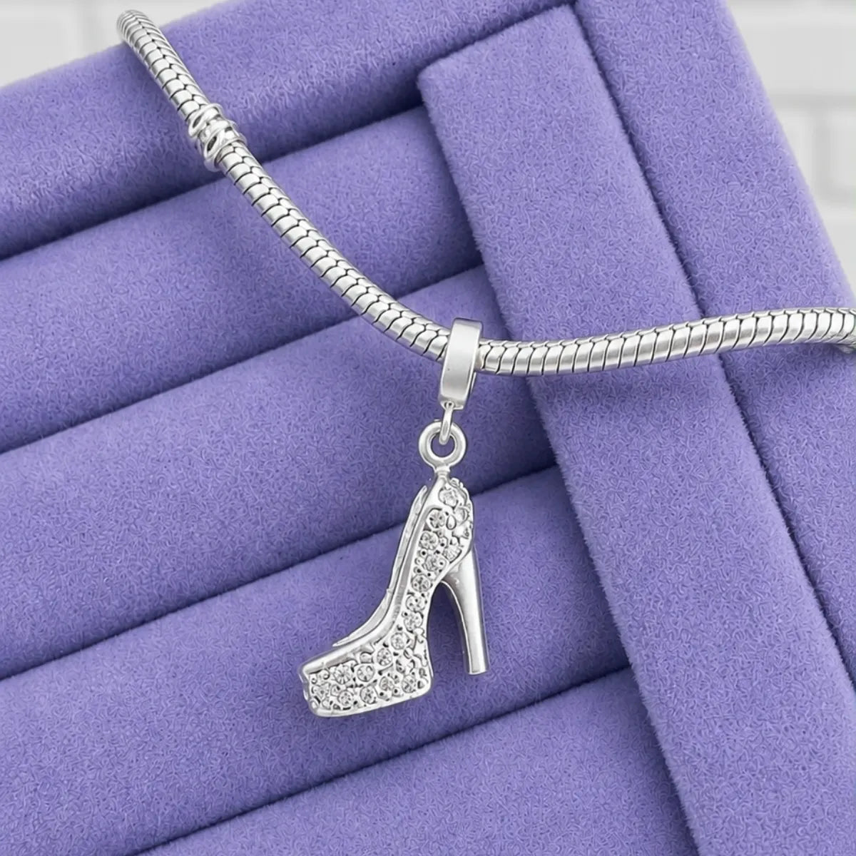 Berloque Salto Alto Zircônias Cravejadas Prata 925 Legítima