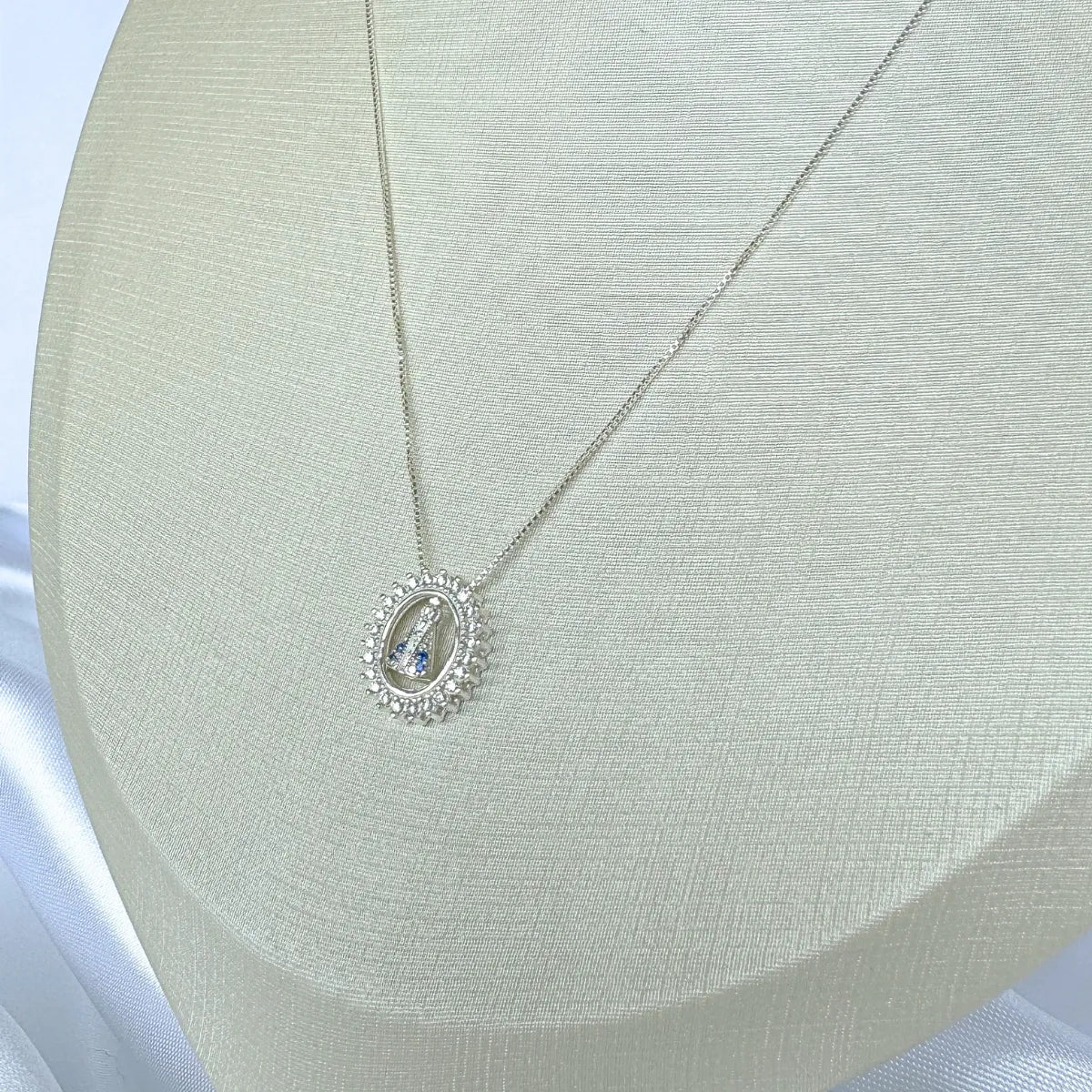 Colar N. S. Aparecida Oval Bordas Zircônia Prata 925 Legítima