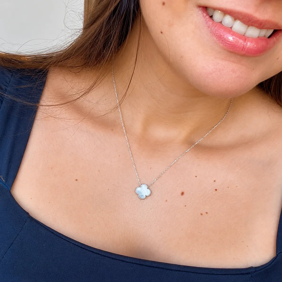 Colar Trevo Madreperola Prata 925 Legítima
