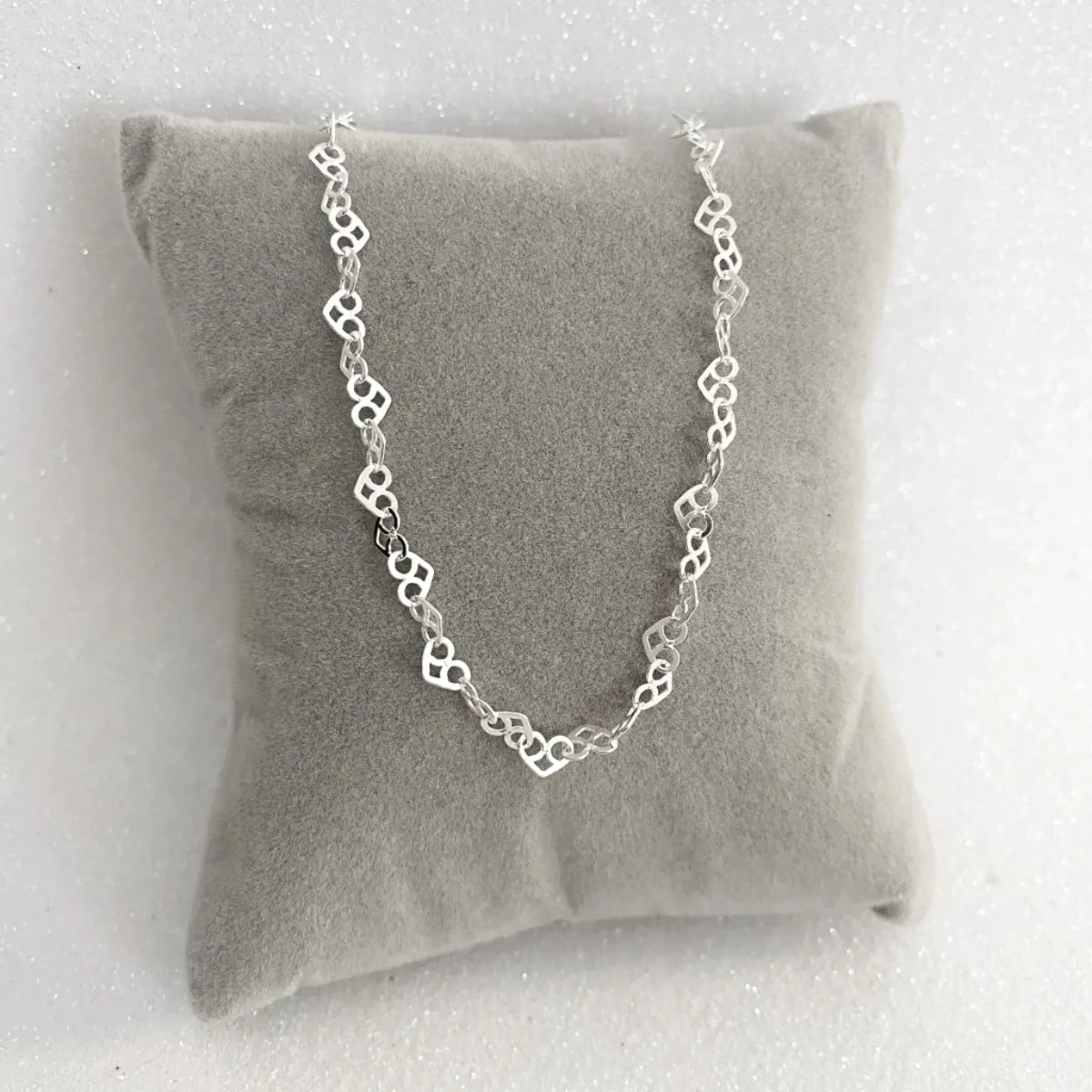 Corrente Feminina Chocker Coração Entrelaçado 40cm Prata 925 Legítima