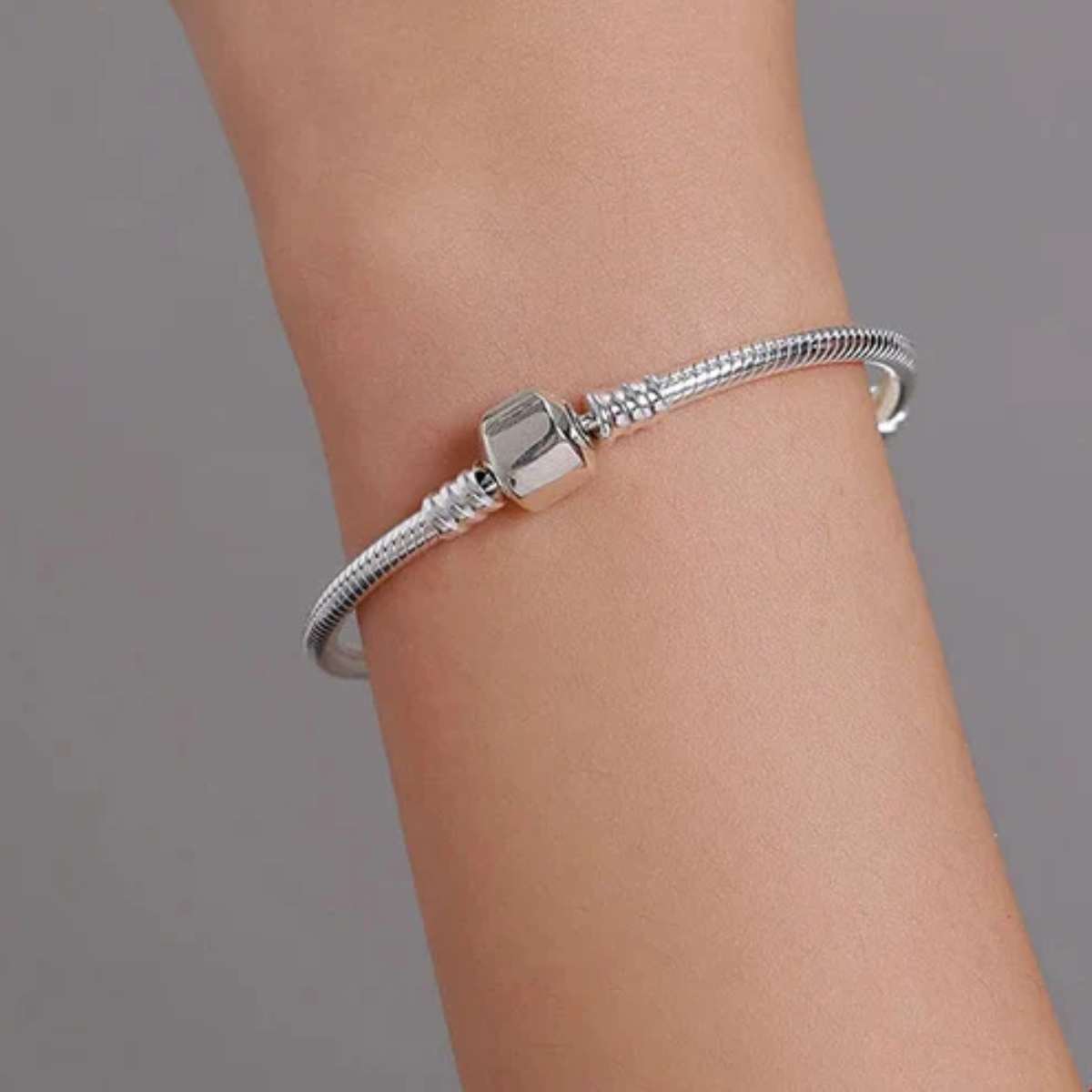 Pulseira Berloque Fio Semi Rígido Fecho Tambor Liso Prata 925 Legítima